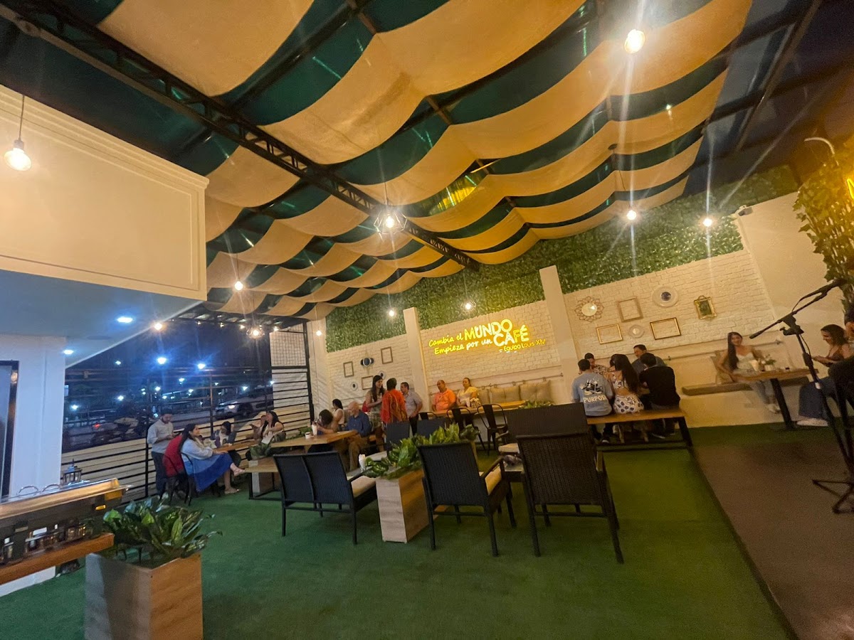 Louis Xiv Cafeteria Manta